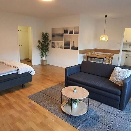 Apartment With Garden Near Metro! Stockholm Eksteriør bilde
