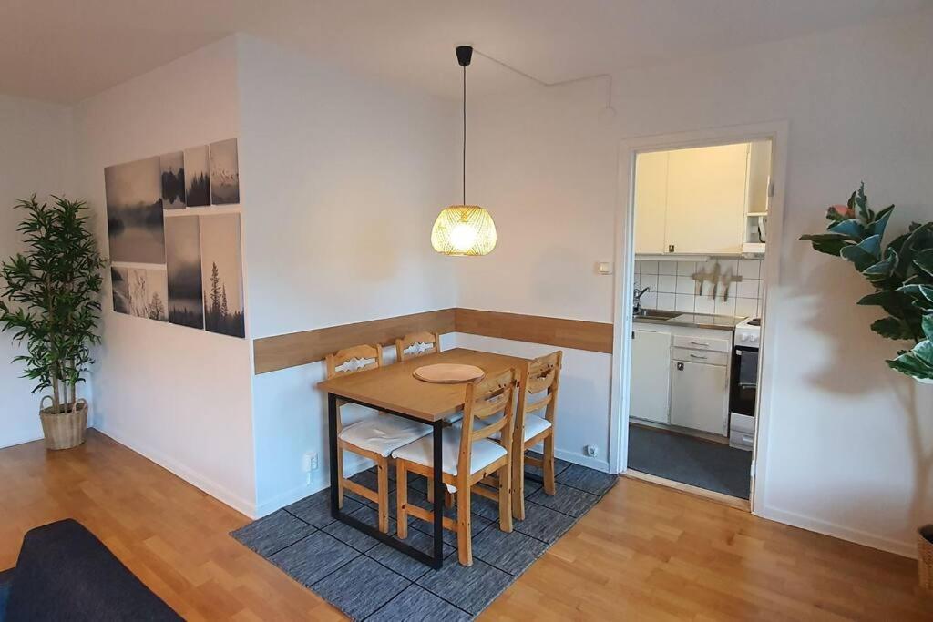 Apartment With Garden Near Metro! Stockholm Eksteriør bilde