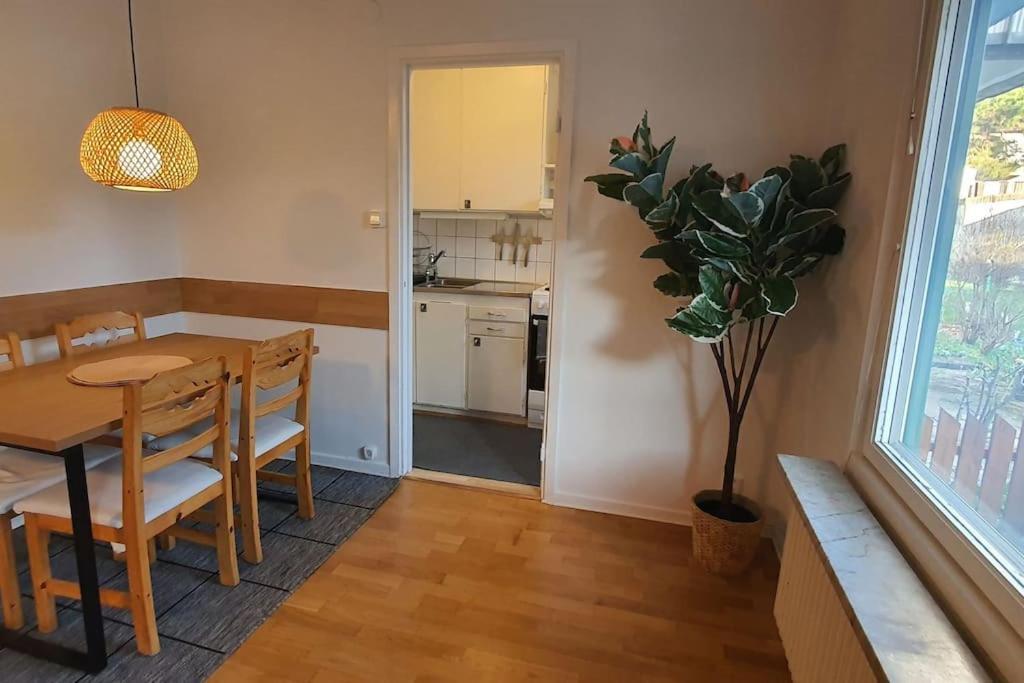 Apartment With Garden Near Metro! Stockholm Eksteriør bilde