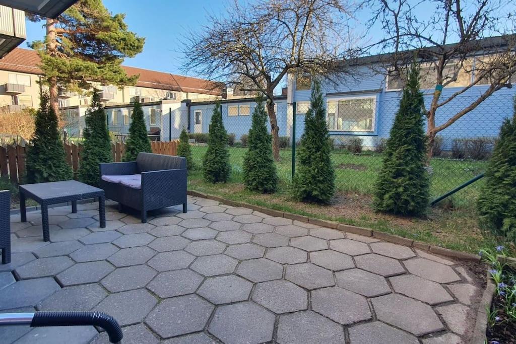 Apartment With Garden Near Metro! Stockholm Eksteriør bilde